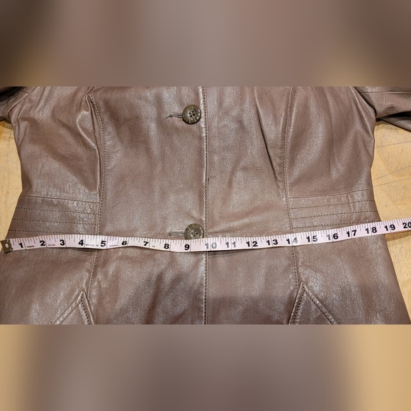 Danier taupe leather coat with under jacket liner size M like new - Picture 11 of 14